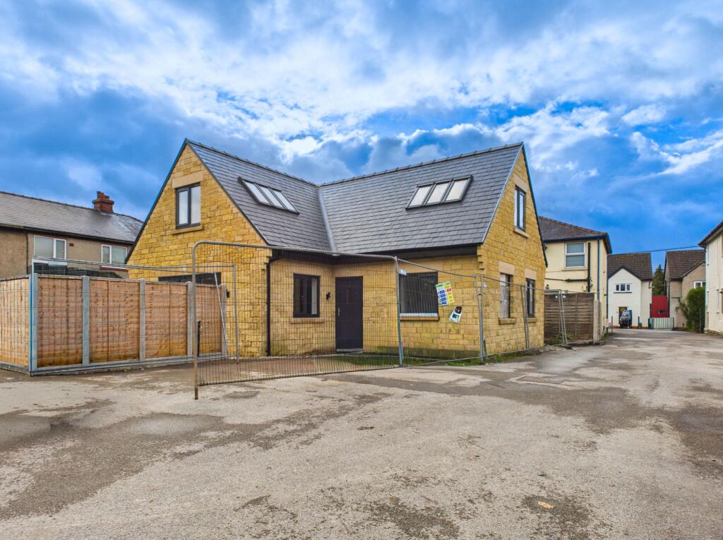 Main image of property: Smithbrook Close, Chapel-En-Le-Frith, SK23