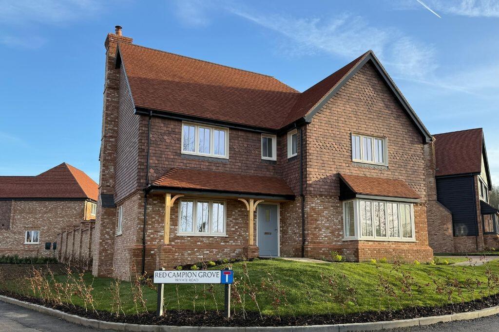 Main image of property: View Road,
Cliffe Woods,
Rochester,
ME3 8JQ