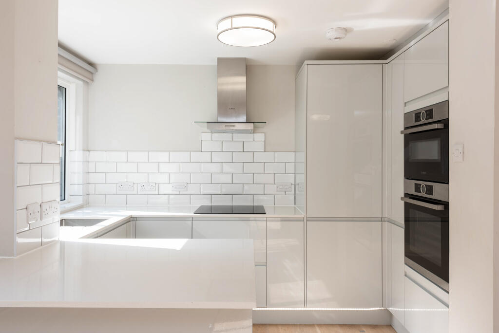 Main image of property: 2-bed Apartment, Eaton Manor, Cromwell road, Hove