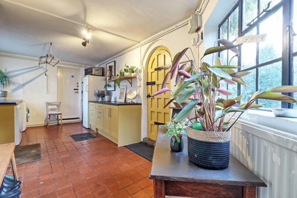 Additional property image - High Street, Thorpe-le-Soken, Clacton-on-sea, CO16 0DY