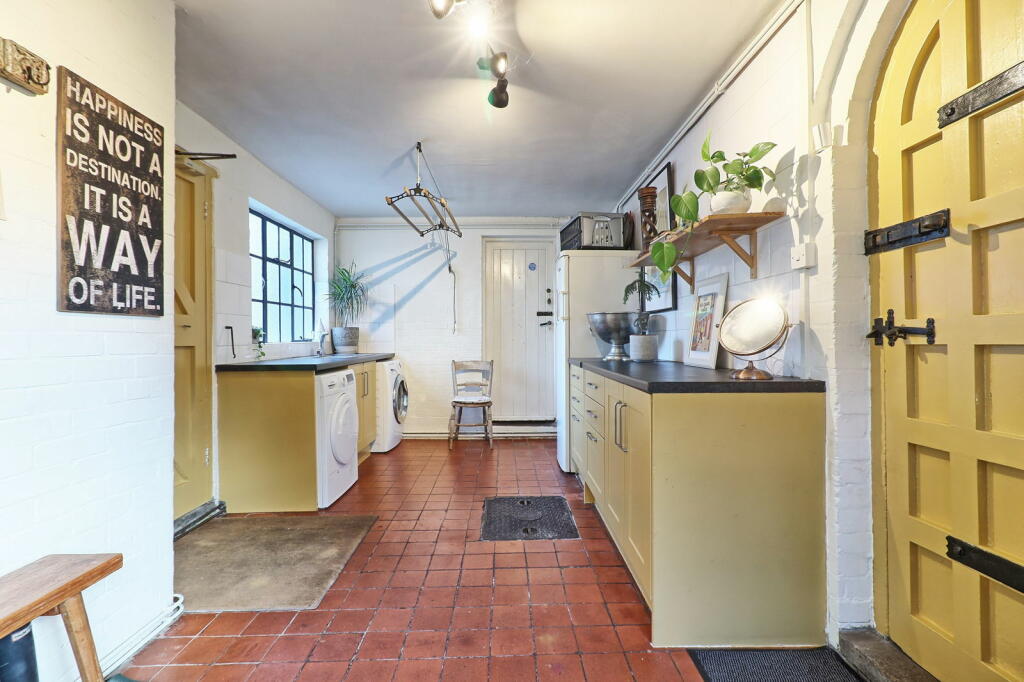 Additional property image - High Street, Thorpe-le-Soken, Clacton-on-sea, CO16 0DY