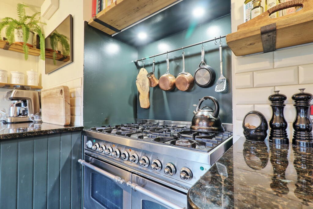 Additional property image - High Street, Thorpe-le-Soken, Clacton-on-sea, CO16 0DY
