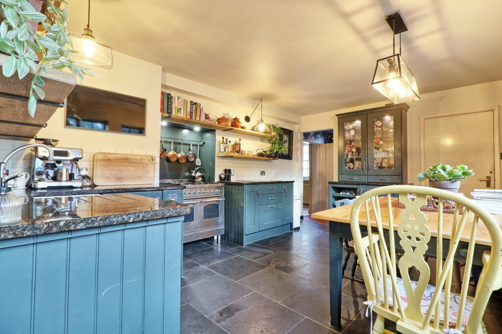Additional property image - High Street, Thorpe-le-Soken, Clacton-on-sea, CO16 0DY