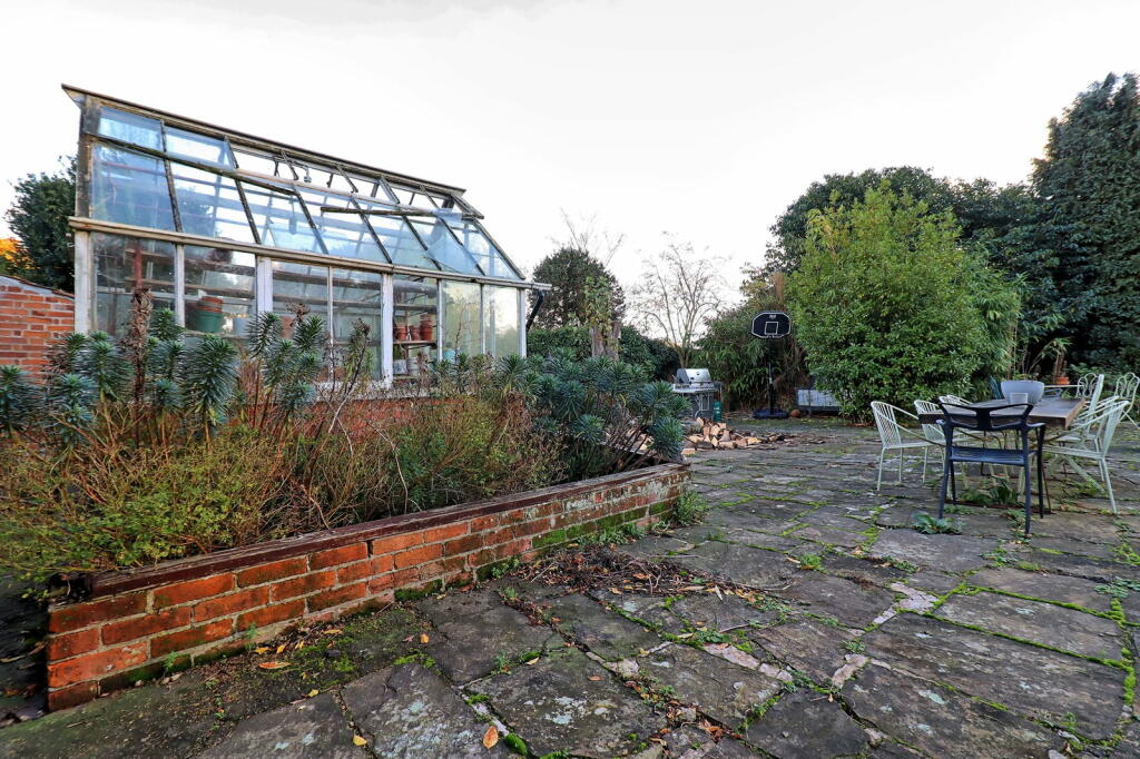 Additional property image - High Street, Thorpe-le-Soken, Clacton-on-sea, CO16 0DY