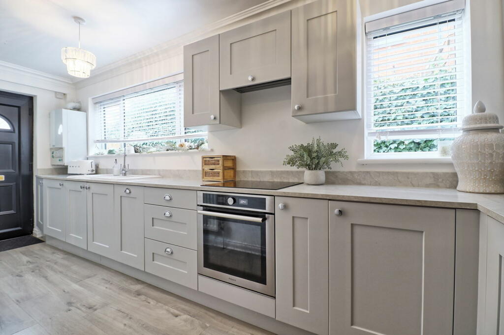 Main image of property: Essex Road, Burnham-on-crouch, CM0 8EQ
