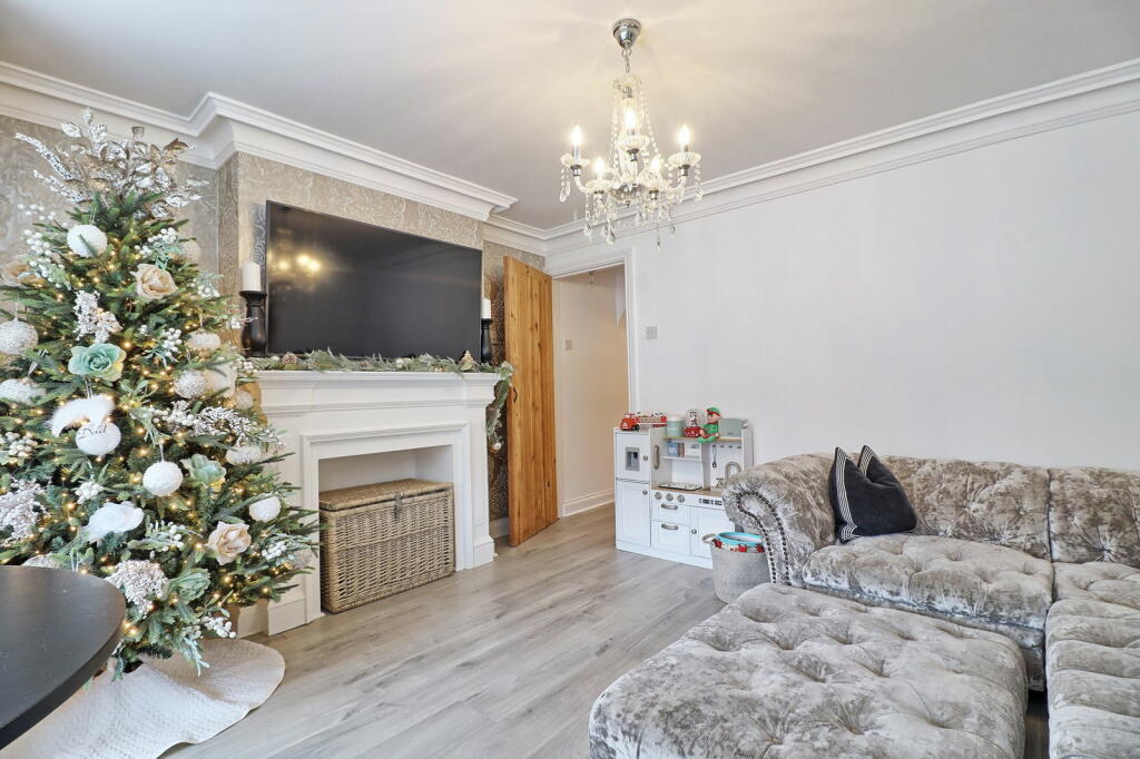 Additional property image - Essex Road, Burnham-on-crouch, CM0 8EQ