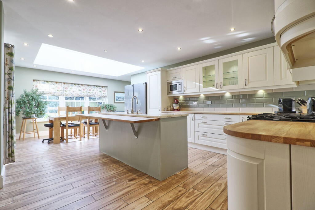 Additional property image - Vicarage Court, Southminster, CM0 7GZ