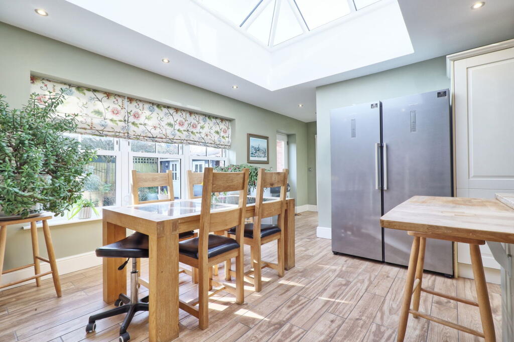 Additional property image - Vicarage Court, Southminster, CM0 7GZ