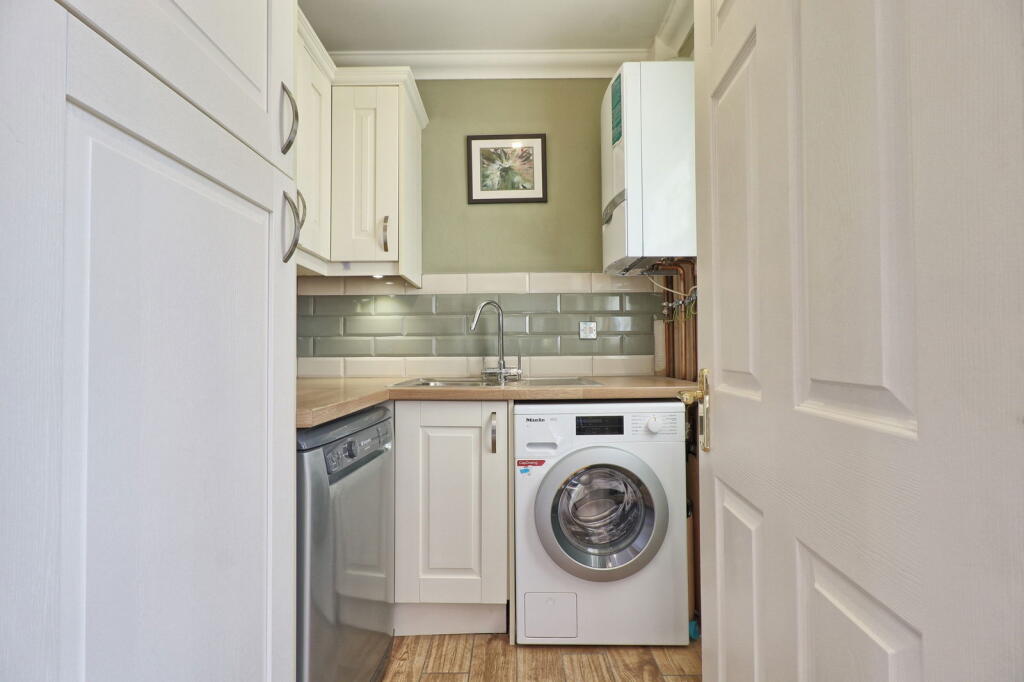 Additional property image - Vicarage Court, Southminster, CM0 7GZ