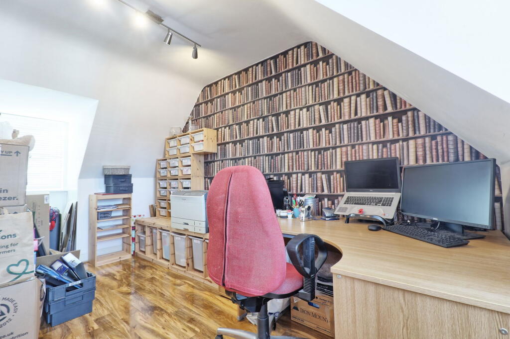 Additional property image - Vicarage Court, Southminster, CM0 7GZ