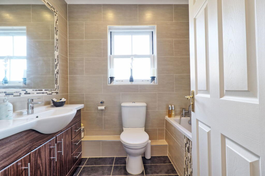 Additional property image - Vicarage Court, Southminster, CM0 7GZ