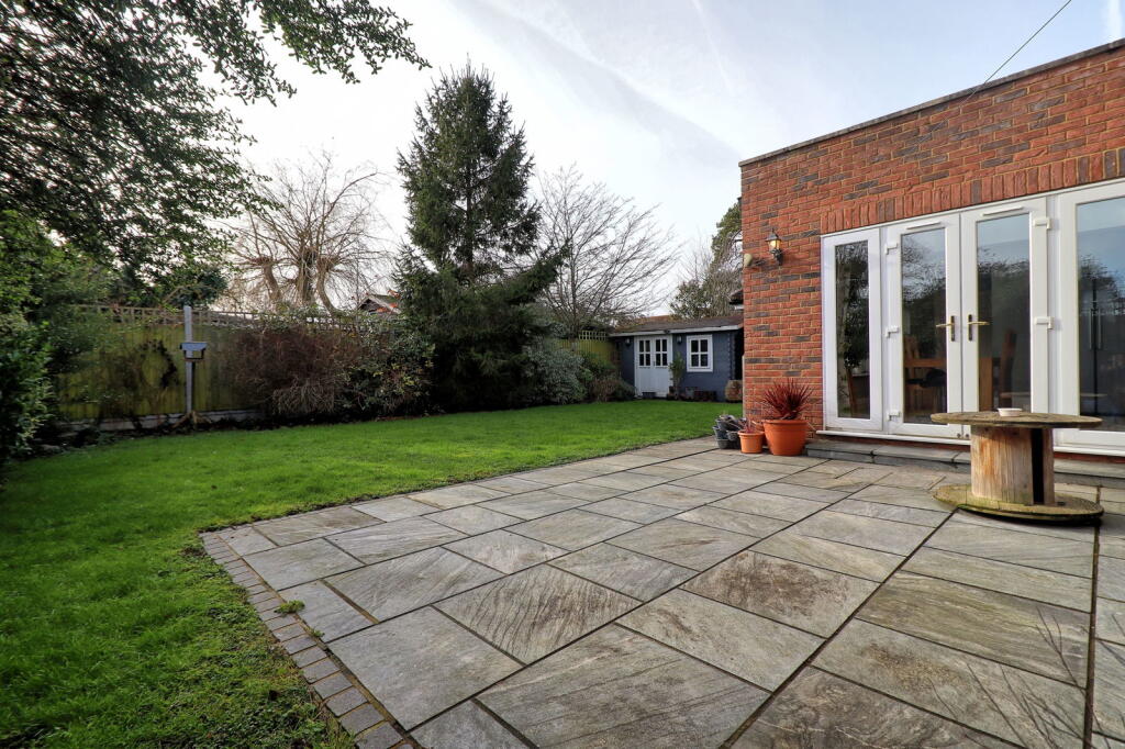 Additional property image - Vicarage Court, Southminster, CM0 7GZ