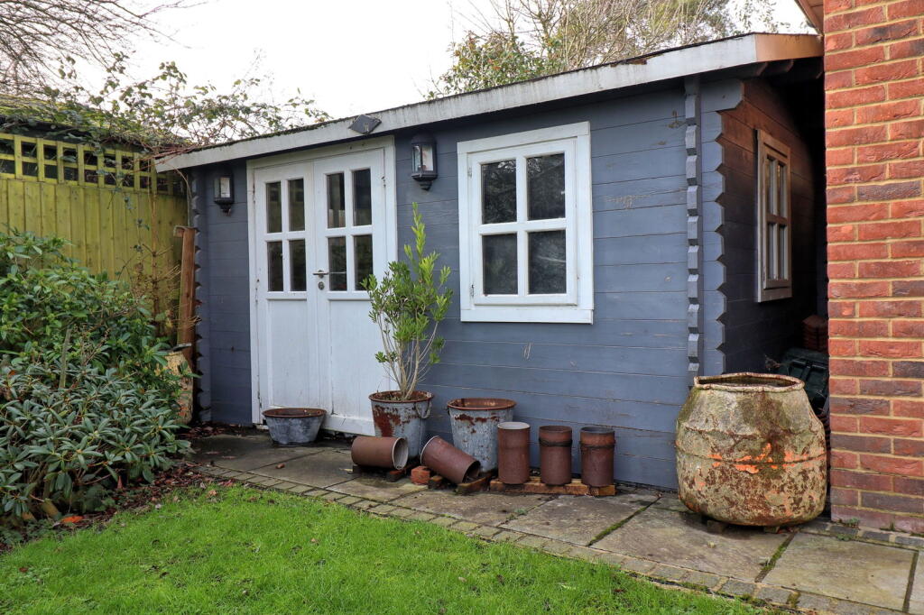 Additional property image - Vicarage Court, Southminster, CM0 7GZ