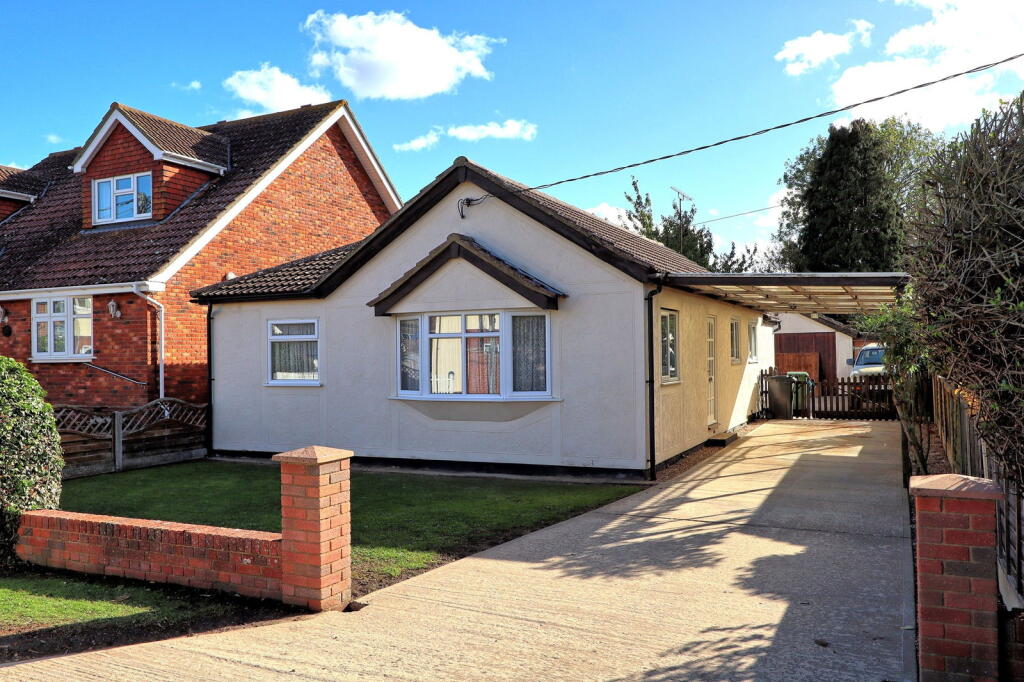 Main image of property: Riverton Drive, St Lawrence Bay, CM0 7NL