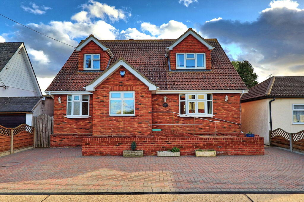 Main image of property: Riverton Drive , St Lawrence Bay, CM0 7NL