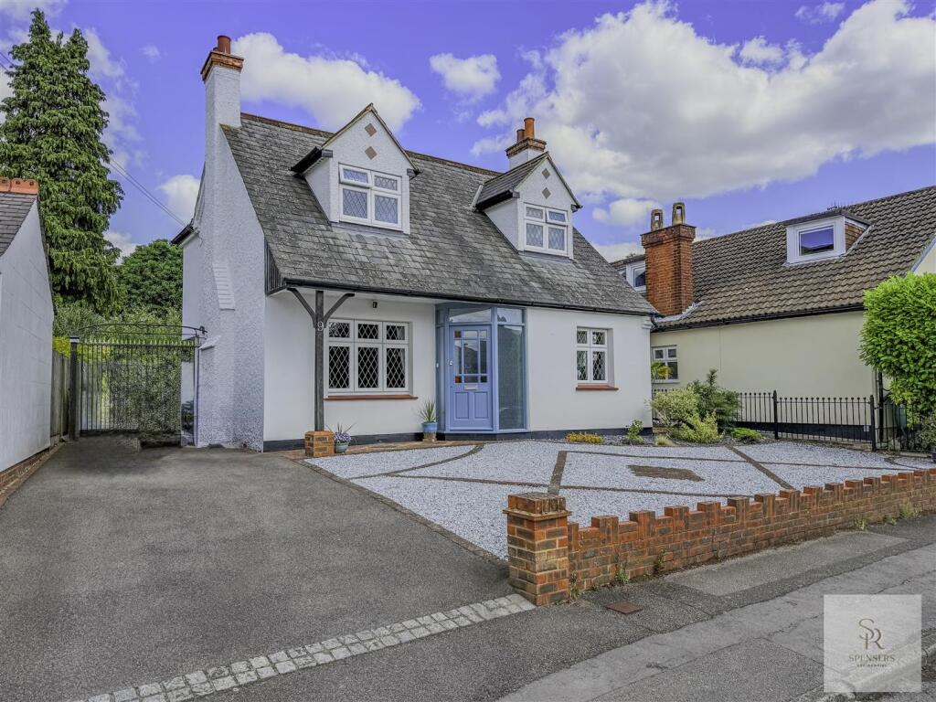 Main image of property: East Street, Hemel Hempstead, HP2