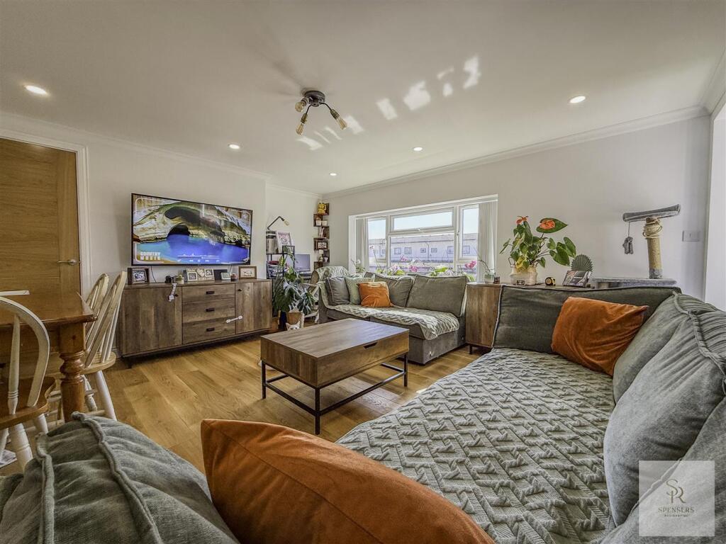 Main image of property: Everest Way, Hemel Hempstead, HP2