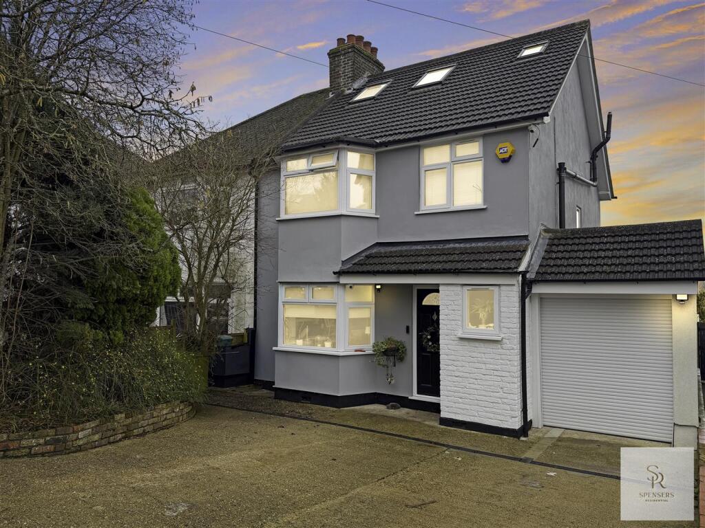 Main image of property: Deaconsfield Road, Hemel Hempstead, HP3