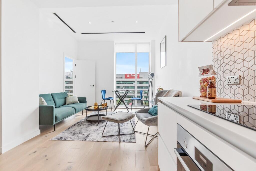 Main image of property: Great West Road, London, TW8