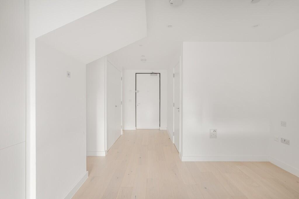 Main image of property: Great West Road, London, TW8