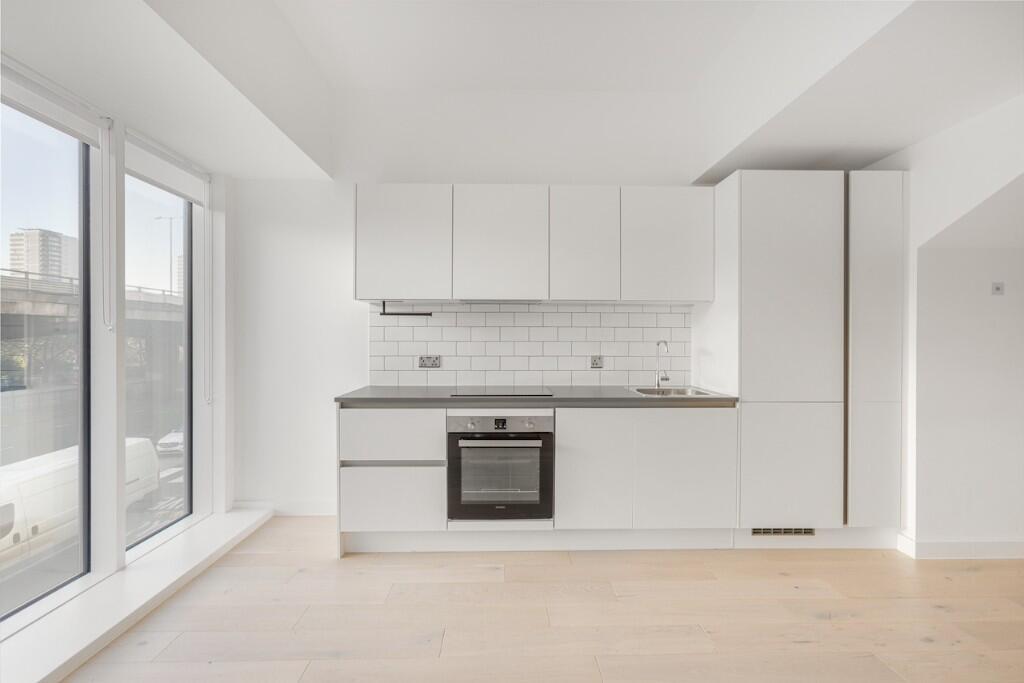 Main image of property: Great West Road, London, TW8