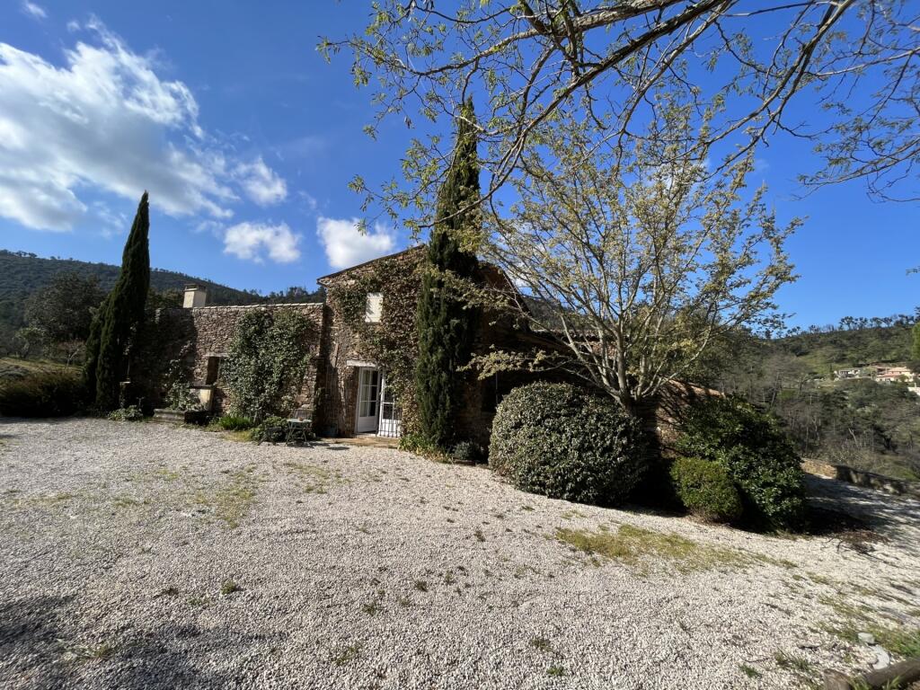 Main image of property: 83680 la-garde-freinet