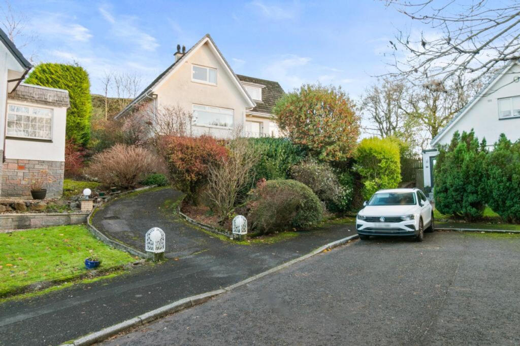 Main image of property: Castle Gate, Newton Mearns, G77