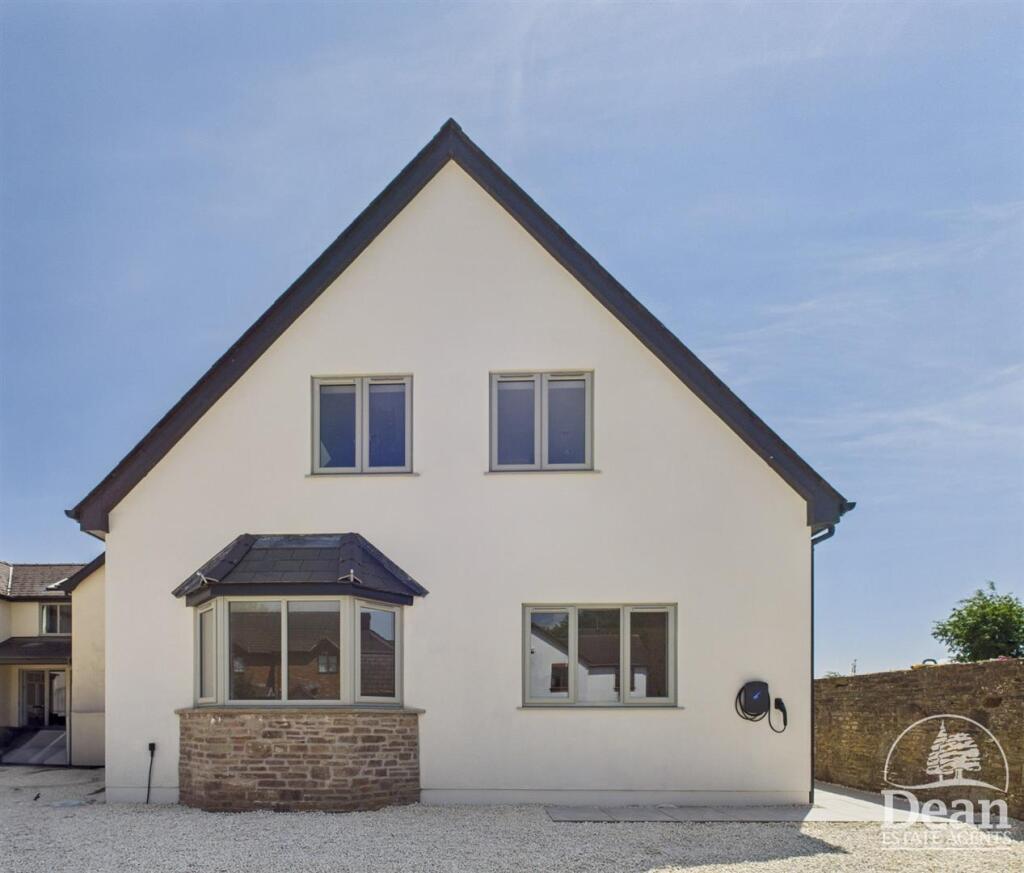 Main image of property: Primrose Hill, Lydney