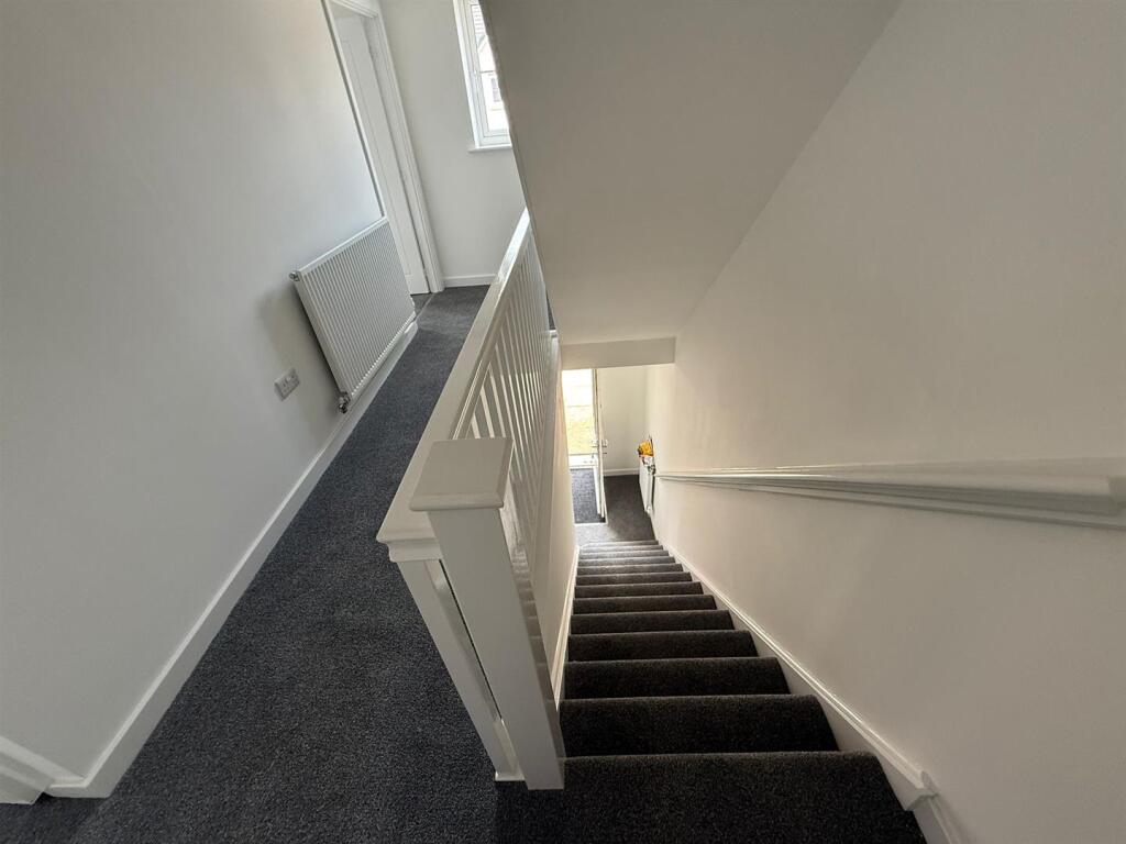 Main image of property: Hawkers Place, Hucknall, NG15