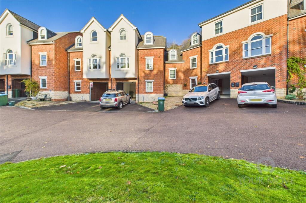 Main image of property: Sandmartin Close, Buckingham, Buckinghamshire, MK18
