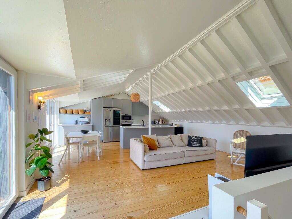 Main image of property: Almada, Estremadura