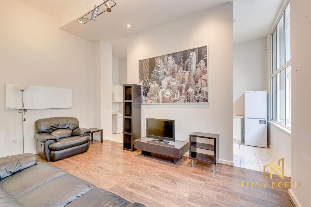 Main image of property: Flat 2, 8 The Albany, Old Hall Street, Liverpool, L3 9EJ