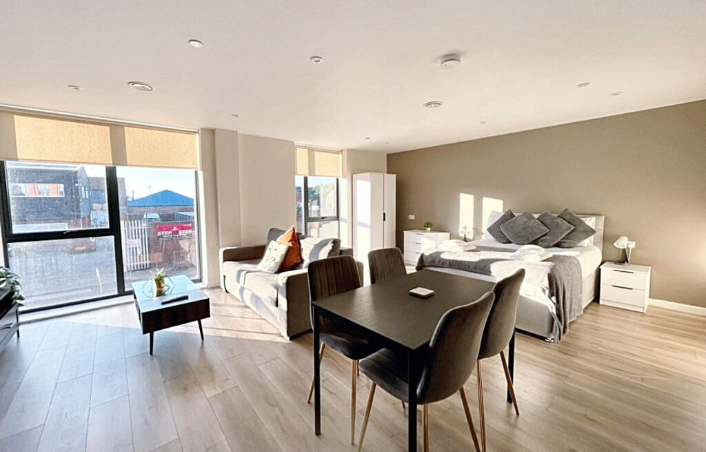 Main image of property: 160 Richmond Row, Liverpool, Merseyside, L3
