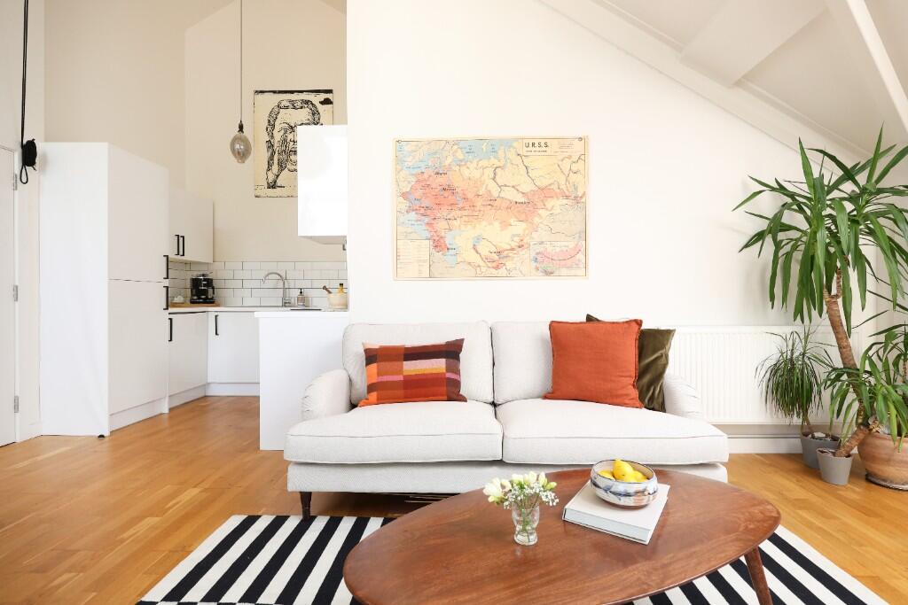 Main image of property: Wetherell Place, Bristol, BS8