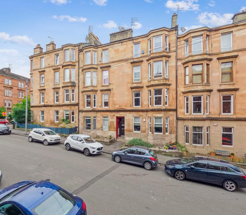 Main image of property: Bolton Drive, Flat 3/2, Mount Florida, Glasgow, G42 9DY