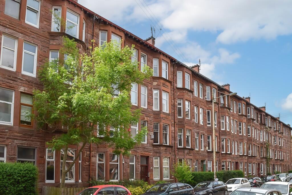 Main image of property: Cartside Street, Flat 1/2, Battlefield, Glasgow, G42 9TF