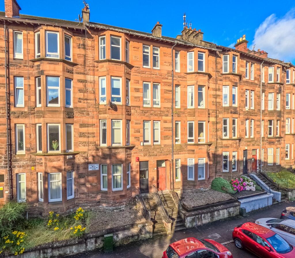 Main image of property: Bolton Drive, Flat 3-2, Mount Florida, Glasgow, G42 9DT