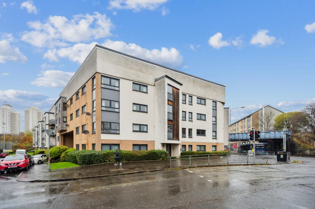 Main image of property: Kilmarnock Road, Flat 3-2, Shawlands, Glasgow, G43 2XS