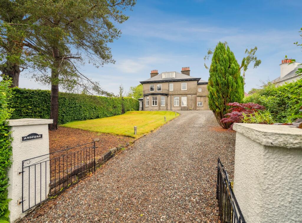Main image of property: 2 Easterhill Road, Lower Flat, Ardfern, Helensburgh, G84 9JE