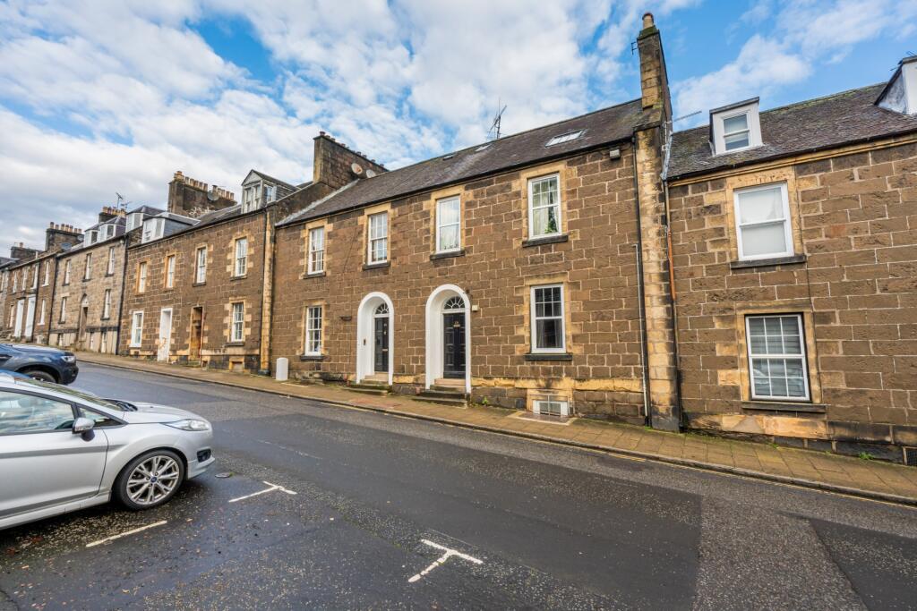 Main image of property: 26 Queen Street, Stirling Town, Stirling, Stirlingshire, FK8 1HN