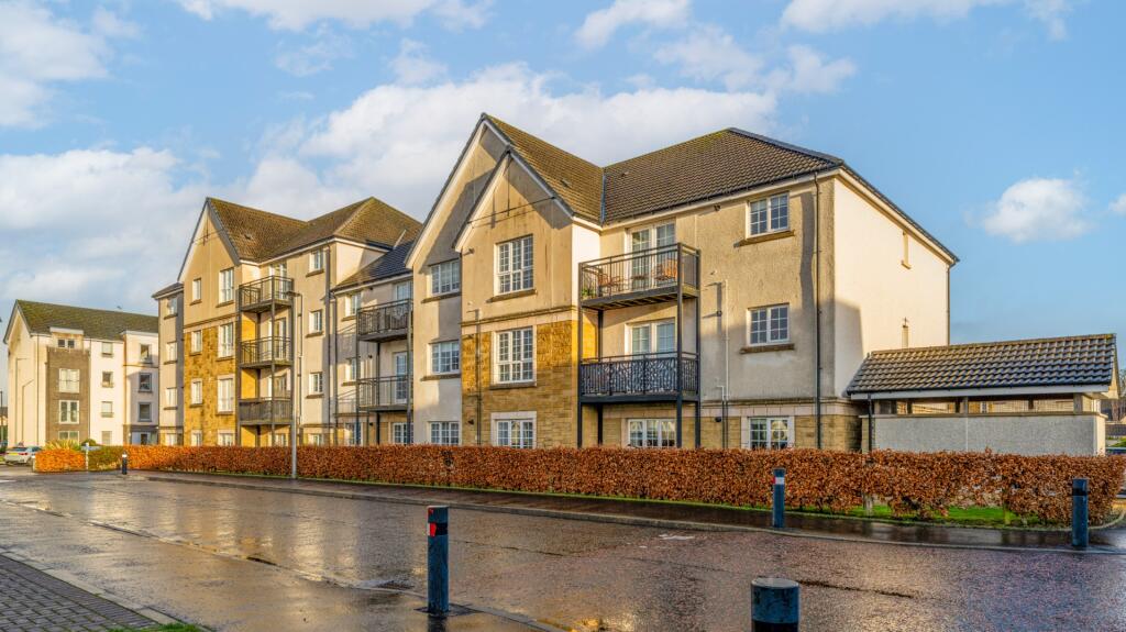 Main image of property: 3 Crown Crescent, Larbert, Falkirk, FK5 4XP