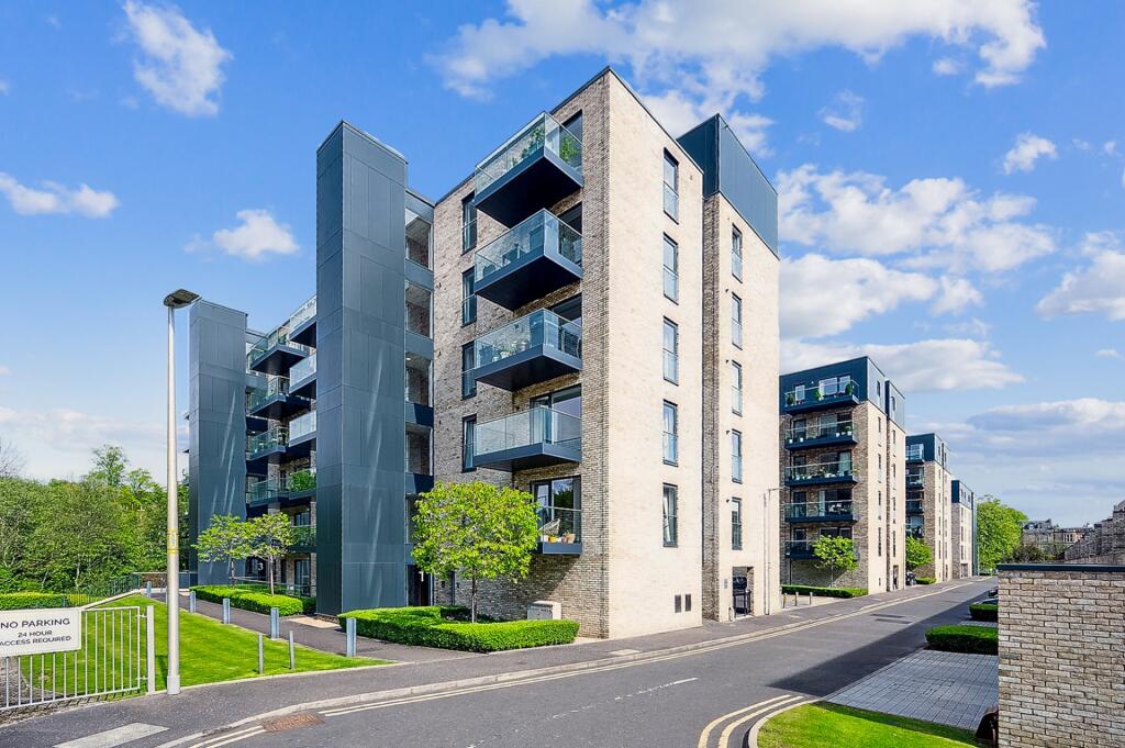 Main image of property: Hamilton Gardens, Flat 3/1, Botanics, Glasgow, G12 8BD