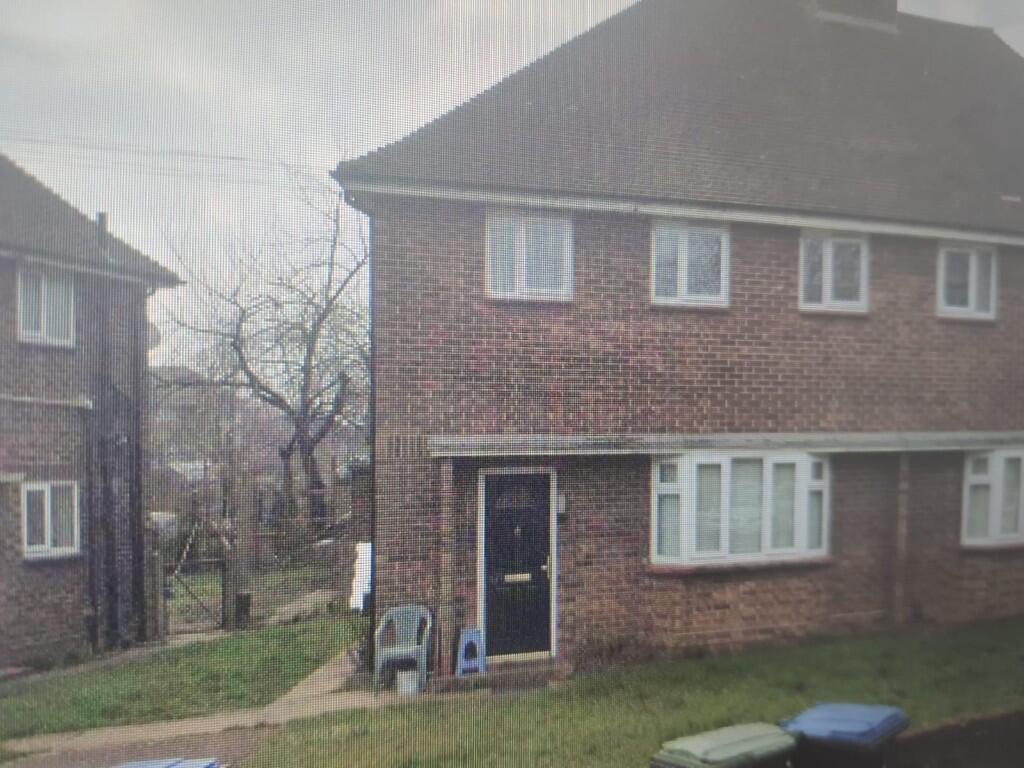 Main image of property: Farndale Avenue, London, N13