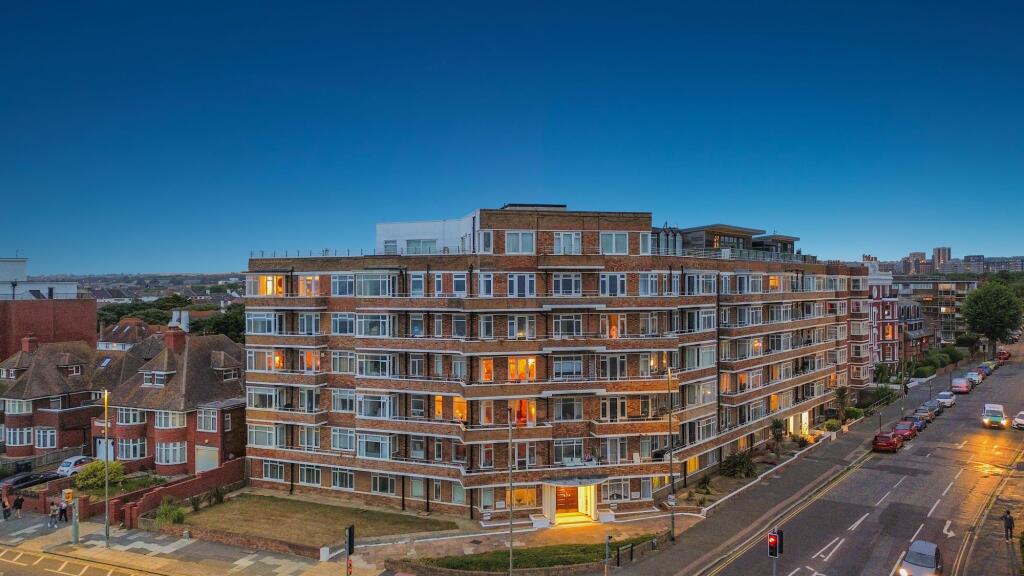 Main image of property: Kingsway, Hove, BN3