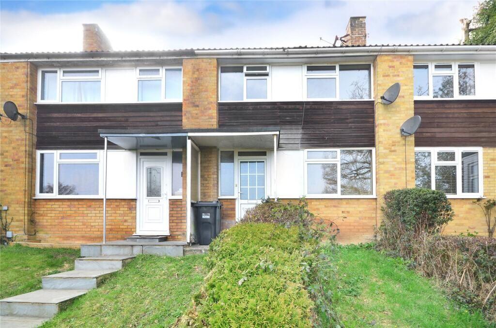 Main image of property: 9 Kennedy Avenue, East Grinstead, West Sussex, RH19 2DF