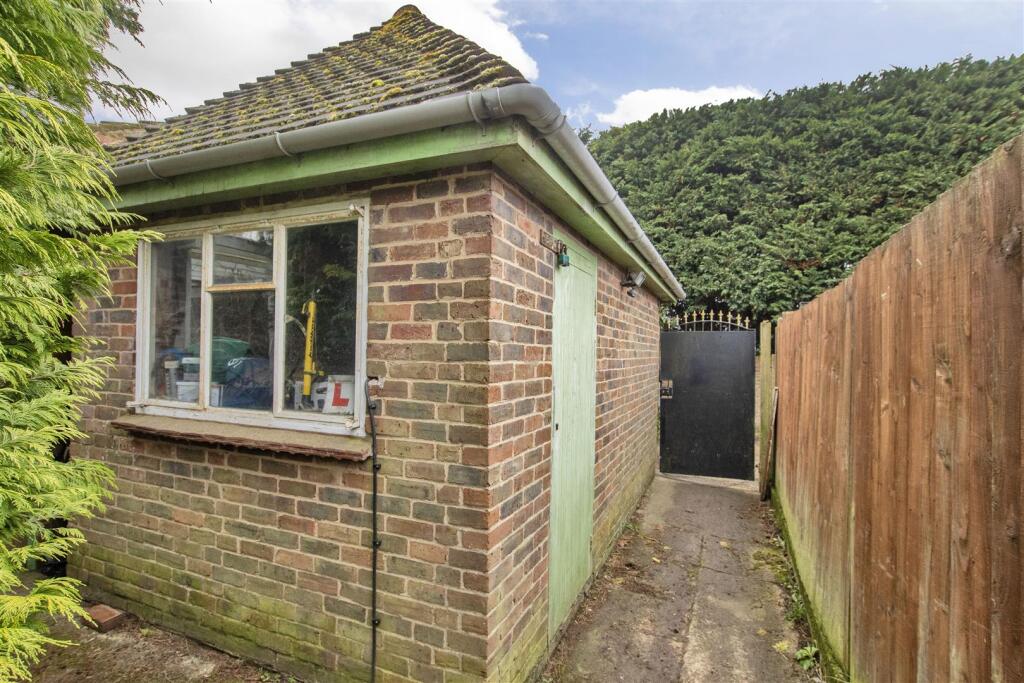 Additional property image - Court Road, Orpington, Kent, BR6 9DF