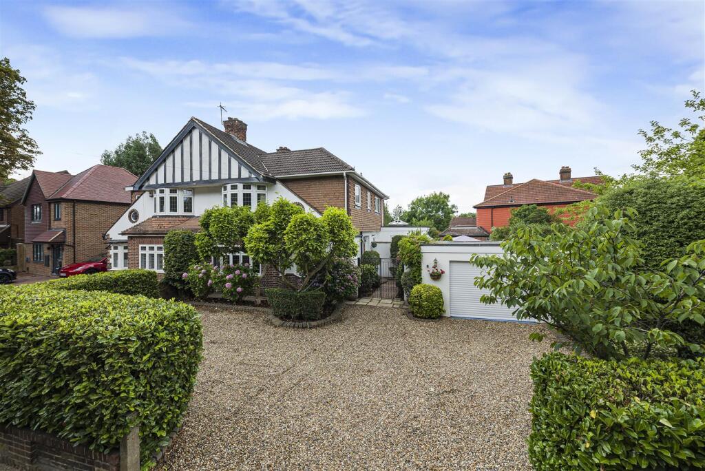 Main image of property: Bexley Lane, Sidcup, DA14 4JW