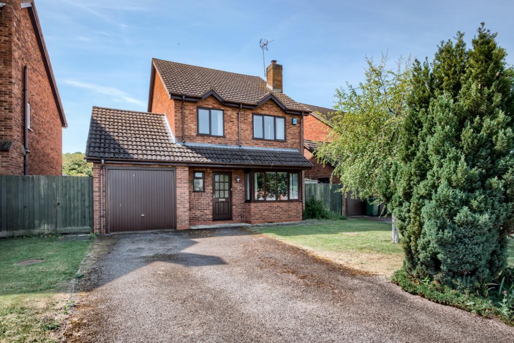 Main image of property: Dovehouse Drive, Wellesbourne, Warwick, Warwickshire, CV35