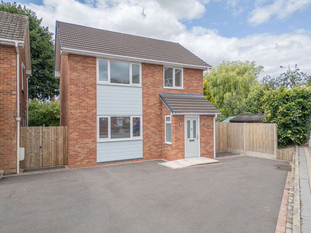 Main image of property: Hoopers Lane, Astwood Bank, B96 6AP