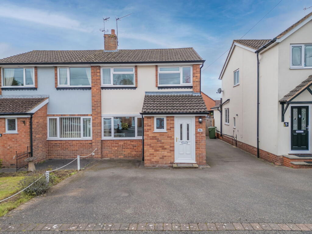 Main image of property: Elm Grove, Bromsgrove, B61 0EH